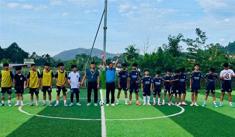 Hình ảnh của giải bóng đá HS lớp 6-7 trường THCS Trần Phú