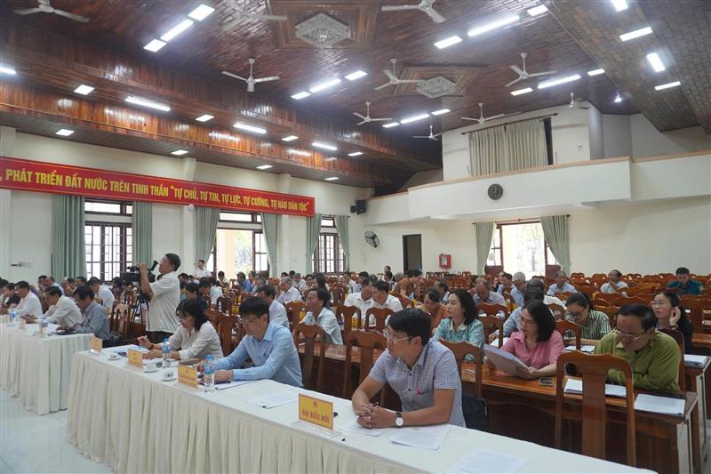 Đại biểu tham dự kỳ họp Đại biểu tham dự kỳ họp