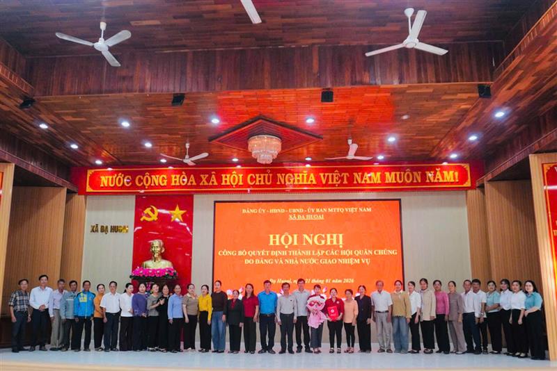 Hình ảnh hội nghị công bố các Quyết định