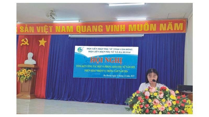 Đ/c Trần Thị Thu Hằng – UVBTV – Chủ tịch UBMTTQVN xã phát biểu chỉ đạo