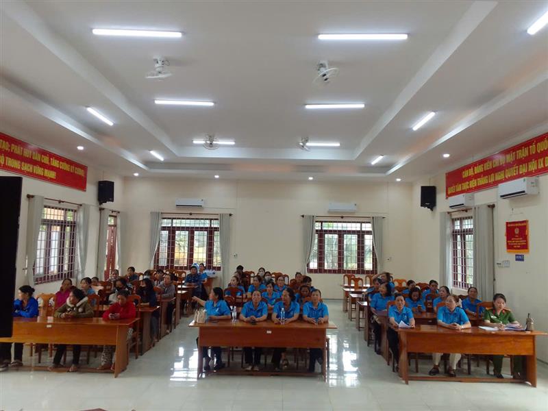 Toàn cảnh chương trinh trao quà