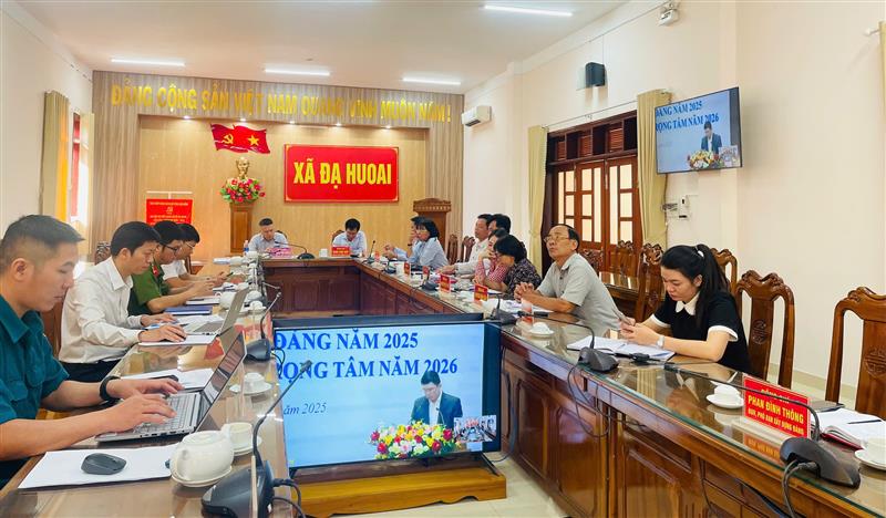 Đại biểu dự hội nghị tại điểm cầu xã Đạ Huoai.