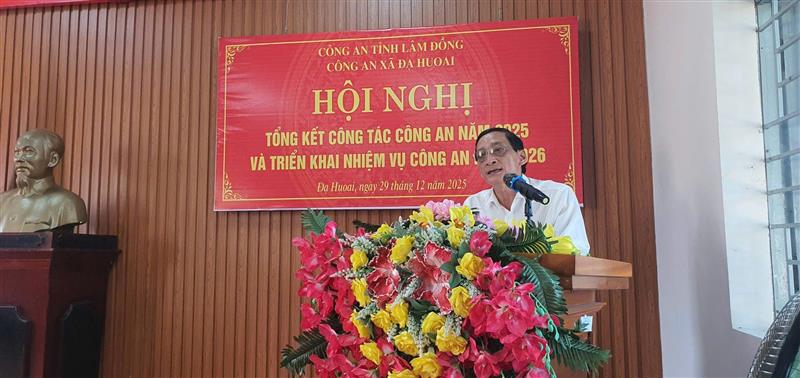 Đ/c Lưu Hồng Long – PBT- Chủ tịch UBND xã phát biểu chỉ đạo hội nghị