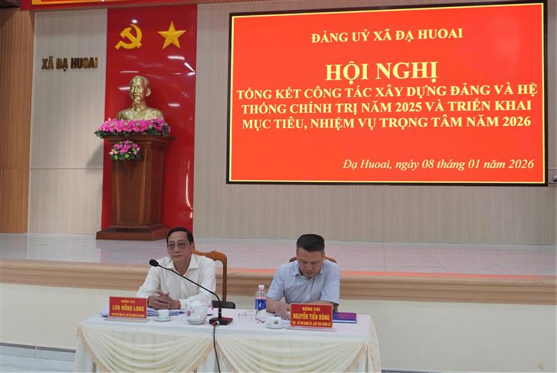 Nguyễn Tiến Dũng – Tỉnh uỷ viên, Bí thư Đảng uỷ, Chủ tịch HĐND xã; đồng chí Lưu Hồng Long – Phó Bí thư Đảng uỷ, Chủ tịch UBND xã đồng chủ trì