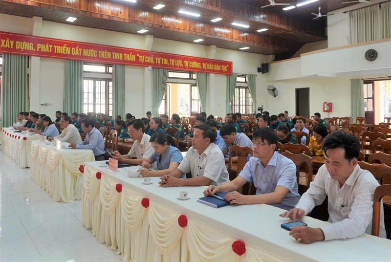 Các đại biểu dự hội nghị