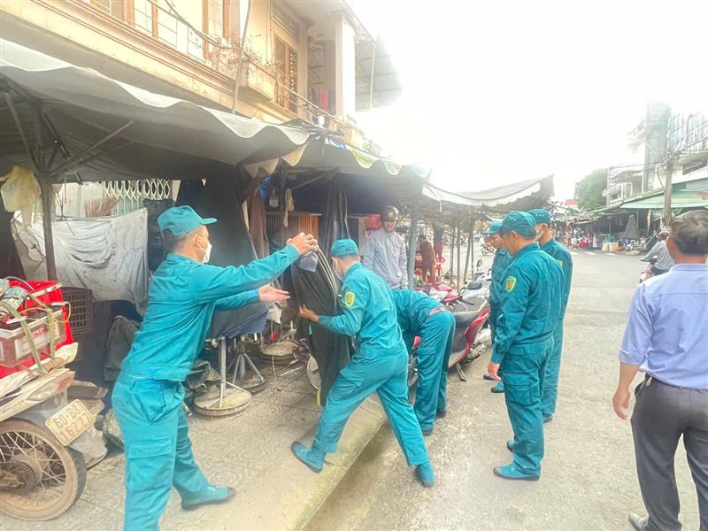 Một số hình ảnh của buổi ra quân