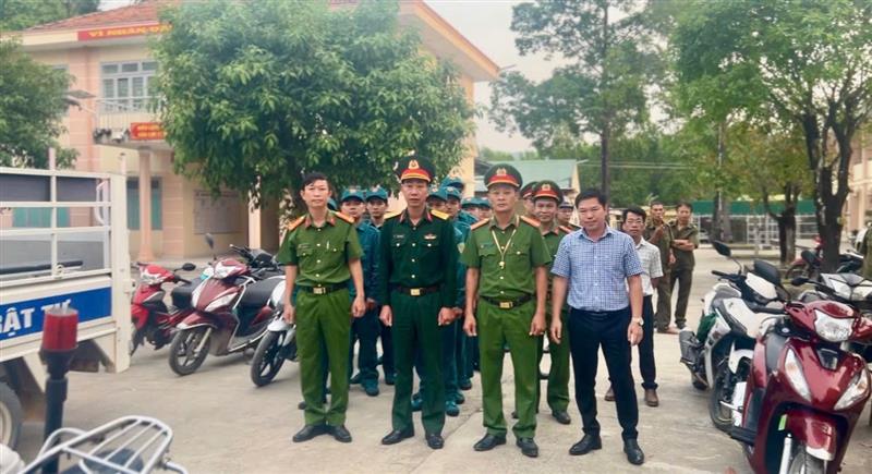 Một số hình ảnh của buổi ra quân