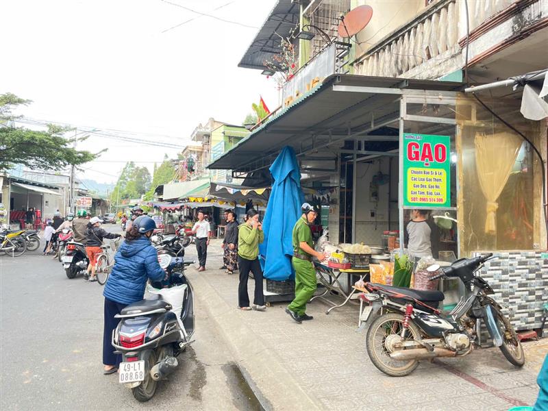 Một số hình ảnh của buổi ra quân