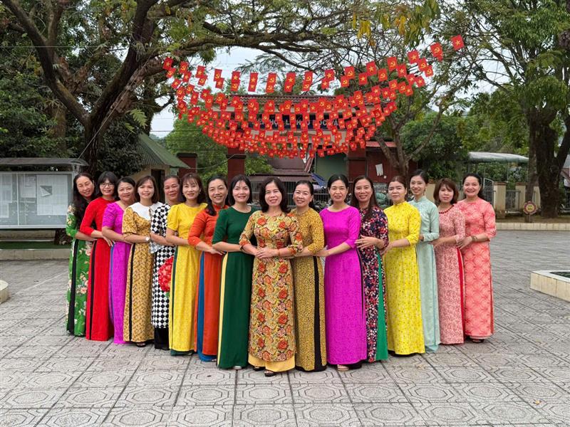 Hội viên hưởng ứng “Tuần lễ Áo dài”