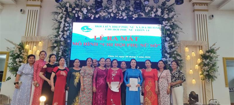 Chi hội 14 ra mắt mô hình cùng lãnh đạo thôn