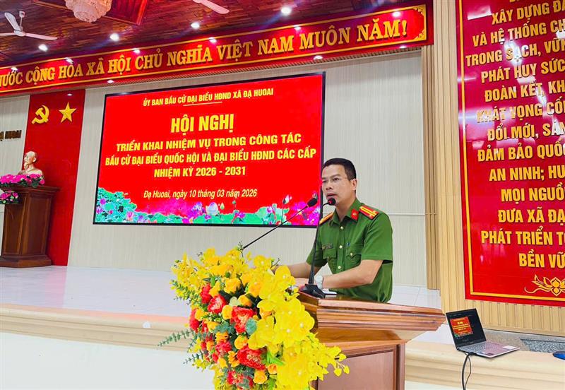 Các đại biểu phát biểu thảo luận