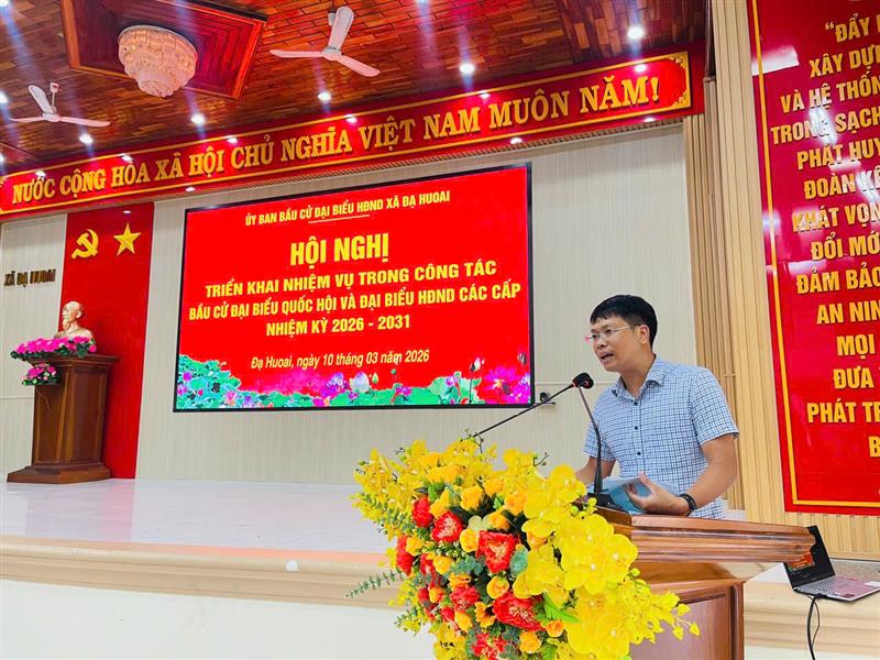 Các đại biểu phát biểu thảo luận