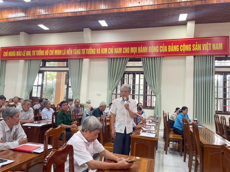 Các đại biểu phát biểu thảo luận