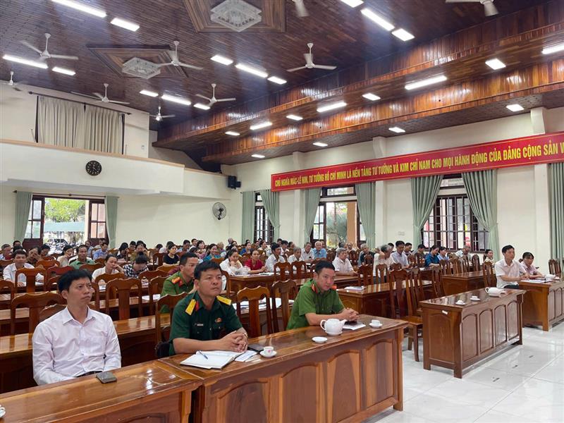 Các đại biểu phát biểu thảo luận