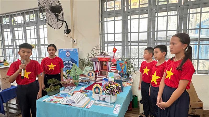 Hình ảnh hoạt động hưởng ứng ngày sách và văn hoá đọc Việt Nam 21/4