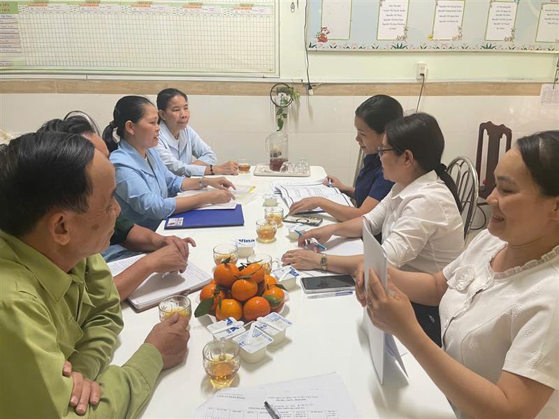 Hình ảnh của đoàn kiểm tra làm việc tại các cơ sở, điểm nhóm tôn giáo, tín ngưỡng