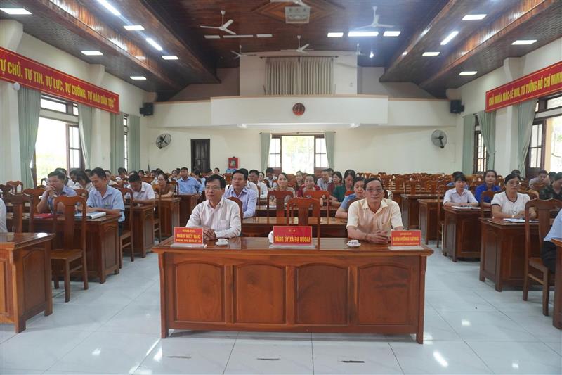 Hình ảnh Lễ chào cờ và sinh hoạt chính trị dưới cờ đầu tháng 5/2026