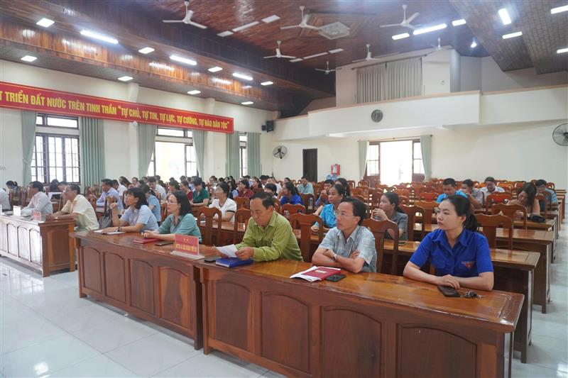 Hình ảnh Lễ chào cờ và sinh hoạt chính trị dưới cờ đầu tháng 5/2026