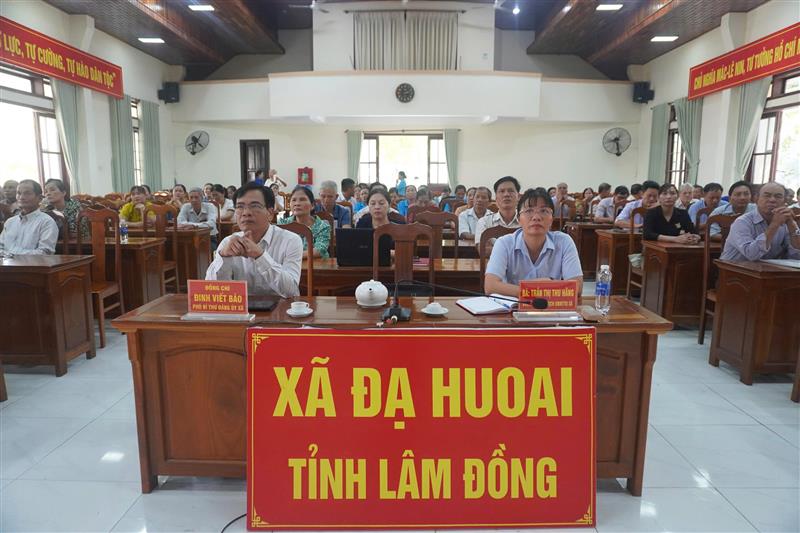Hình ảnh tại buổi tiếp xúc cử tri