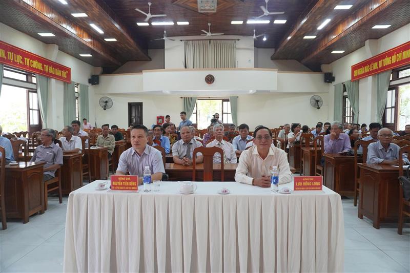 Hình ảnh Lễ trao tặng Huy hiệu Đảng đợt 19/5/2026