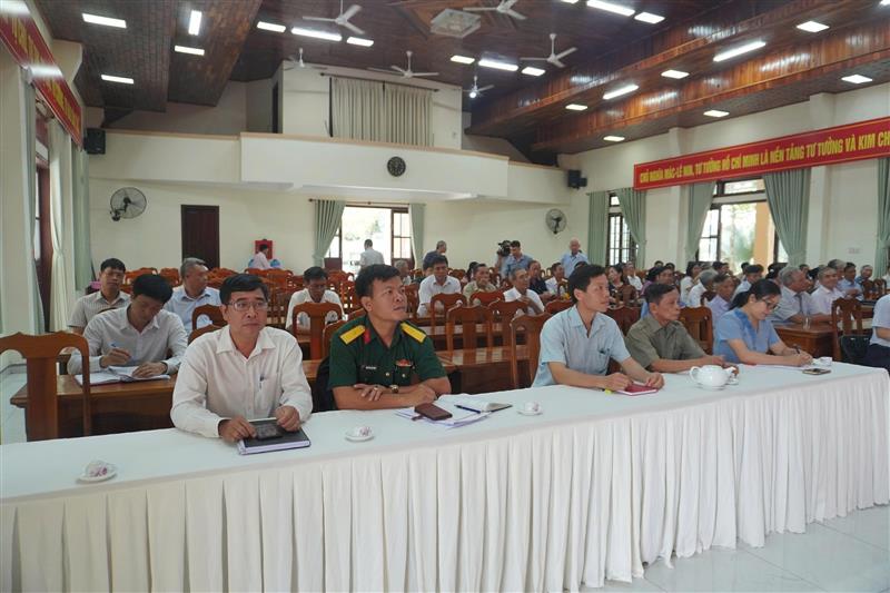 Hình ảnh Lễ trao tặng Huy hiệu Đảng đợt 19/5/2026