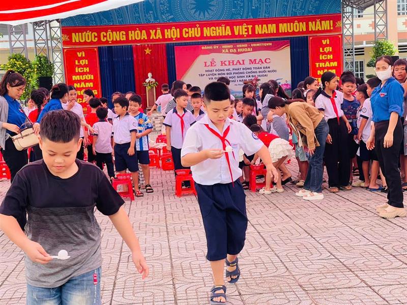 Hình ảnh hoạt động tại buổi lễ khai mạc hoạt động hè