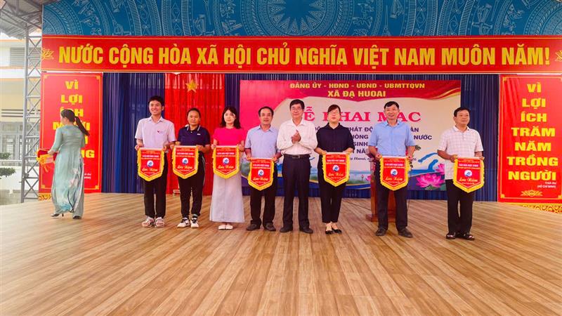Hình ảnh hoạt động tại buổi lễ khai mạc hoạt động hè