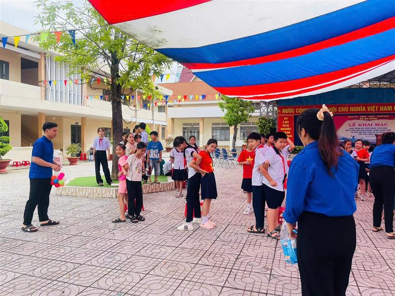 Hình ảnh hoạt động tại buổi lễ khai mạc hoạt động hè