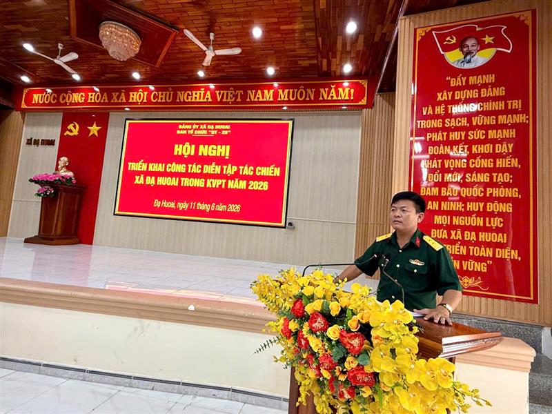 Đồng chí Trung tá Nguyễn Hải Ninh- Chỉ huy trưởng BCHQS xã triển khai các nội dung trong kế hoạch Đồng chí Trung tá Nguyễn Hải Ninh- Chỉ huy trưởng BCHQS xã triển khai các nội dung trong kế hoạch
